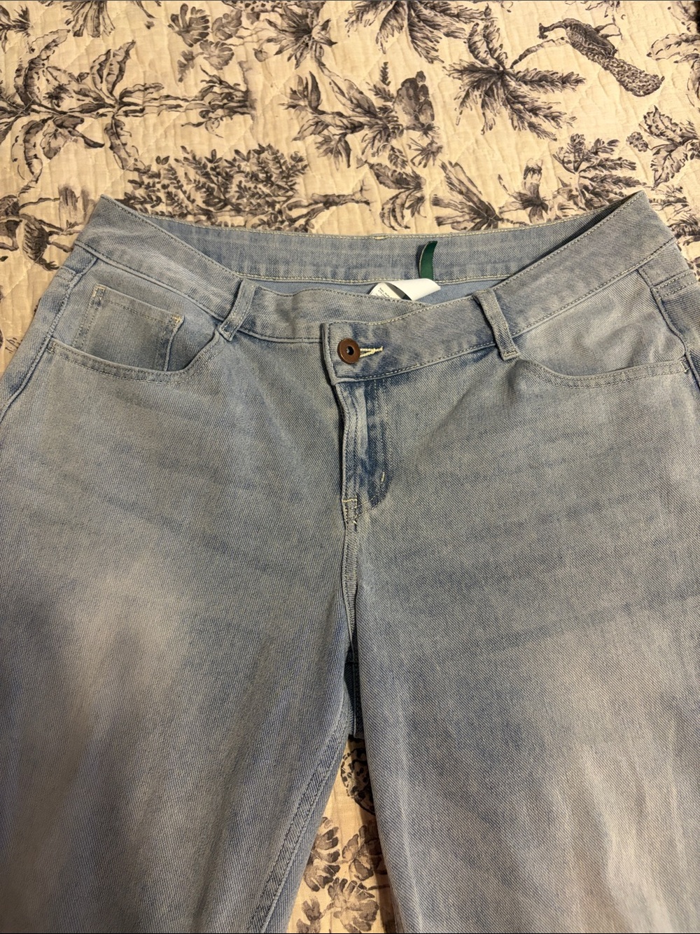 HALARA Light Wash Wide-Leg Jeans - Pale Blue - Picture 2 of 5